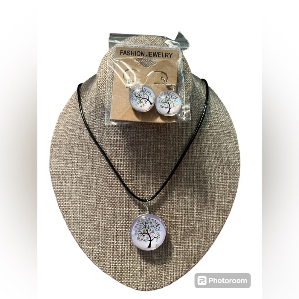 Light Purple Tree of Life Earrings and
Necklace Set